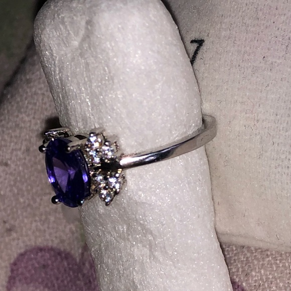 Ring - Picture 4 of 5